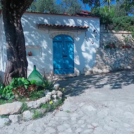 Lägenhetshotell Residenza Collina Dei Pini 3*