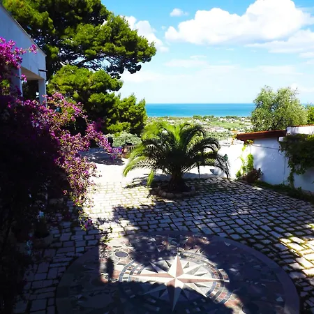 Lägenhetshotell Residenza Collina Dei Pini