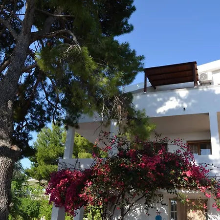 Lägenhetshotell Residenza Collina Dei Pini