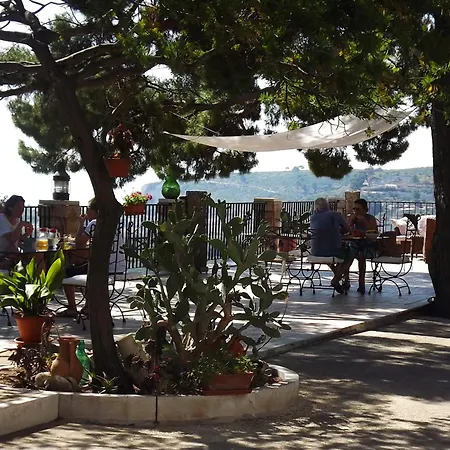 Residenza Collina Dei Pini Lägenhetshotell 3*