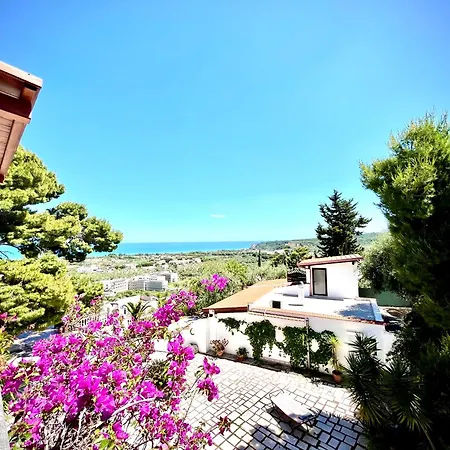 Residenza Collina Dei Pini Lägenhetshotell