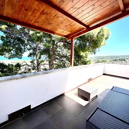 Residenza Collina Dei Pini Aparthotel 3*