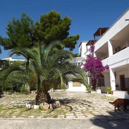 Residenza Collina Dei Pini Lägenhetshotell 3*
